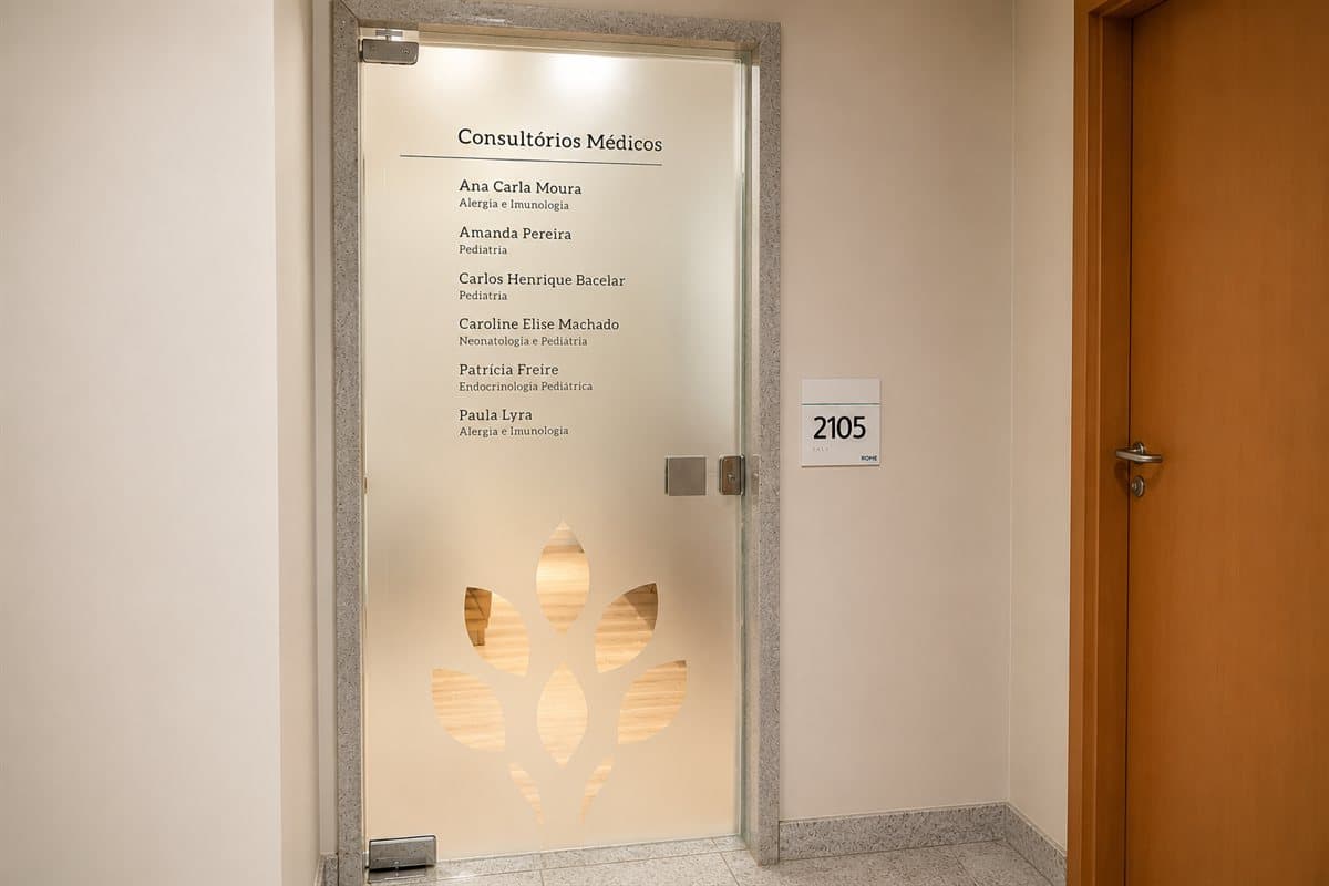 Entrada do Pediatria Rio Mar — Sala 2105, com o corpo clínico